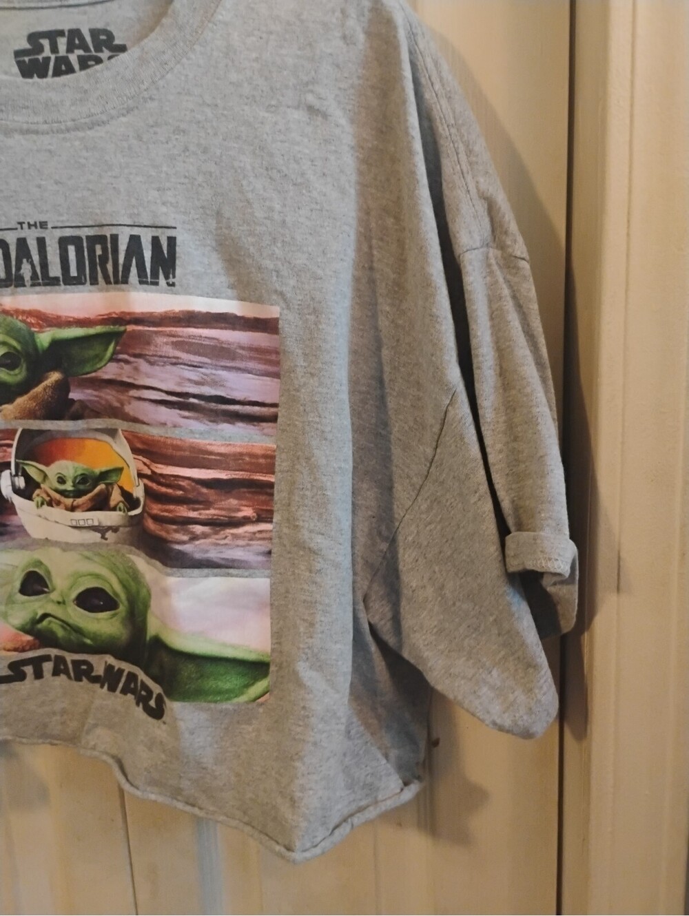 Star Wars The Mandalorian Grogu Baby Yoda Graphic Cropped T-Shirt Size 2XL - Picture 3 of 8